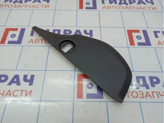 Накладка торпедо правая Ssang Yong Actyon New 7667034000LBA. С торца.