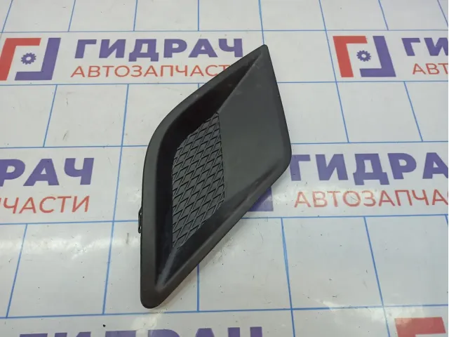 Заглушка бампера правая Ssang Yong Actyon New 8320234101.