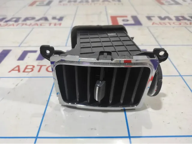 Дефлектор воздушный центральный левый Ssang Yong Actyon New 6961A34001.