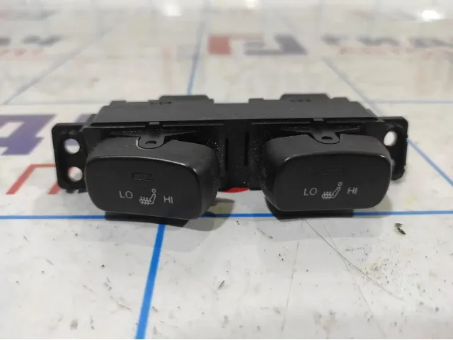 Кнопка обогрева сидений Ssang Yong Actyon New 8581034110HDW.