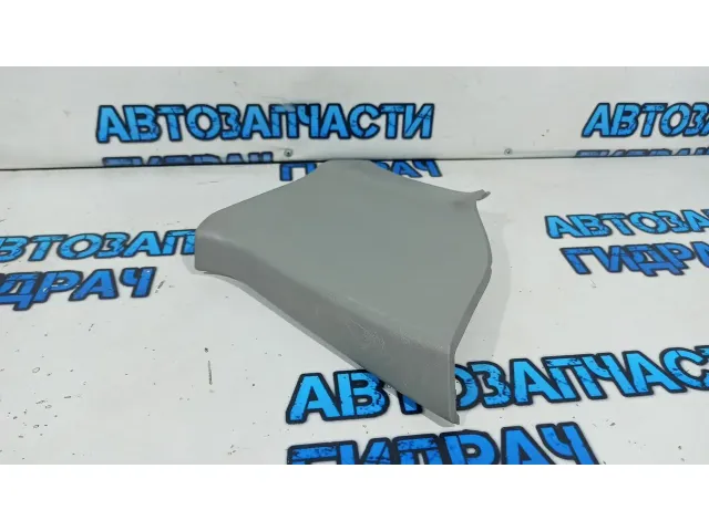 Обшивка стойки задняя левая Ssang Yong Kyron 7741509002ABR. Царапины. Сломано крепление.