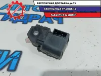 Моторчик заслонки отопителя Ssang Yong Kyron 6811109110.