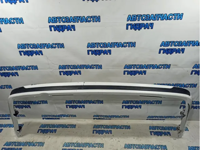 Накладка заднего бампера Toyota Land Cruiser J200, 11 поколение  PZ32260069. Дефект,царапины.