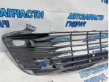 Решетка в бампер центральная Toyota Camry XV70, 9 поколение 5311333020. Царапины.