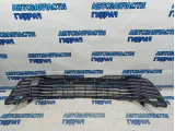 Решетка в бампер центральная Toyota Camry XV70, 9 поколение 5311333020. Царапины.