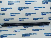 Накладка порога левого Toyota Camry XV70, 9 поколение 7585206360. Дефект.