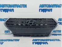 Решетка радиатора Hyundai Solaris, 2 поколение  86350H5000. Дефект.