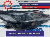 Фара правая Toyota Camry XV70, 9 поколение  8111033D70. Дефект. Сломаны корпус и стекло.