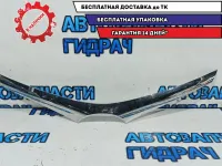 Накладка решетки радиатора Toyota Corolla E180, 11 поколение  5311402270. Царапины, сломаны крепления.