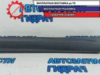 Накладка двери задней левой Lexus RX  7507648140. Царапины.