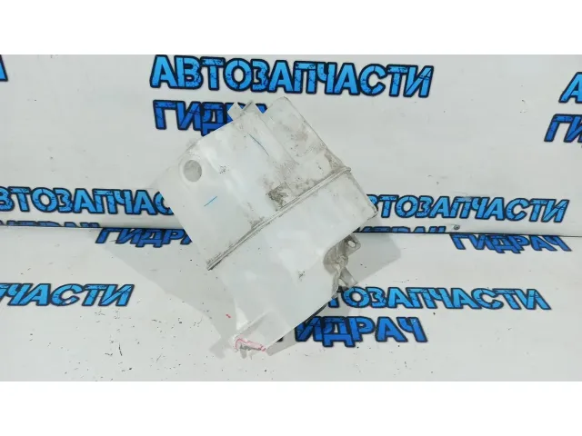 Бачок омывателя Toyota RAV4 XA50  60851663. Сломано крепление.