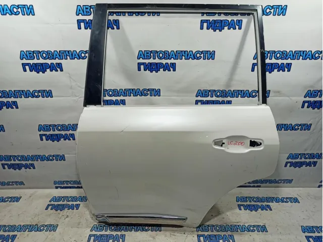 Дверь задняя левая Toyota Land Cruiser j200 r 6700460560. Царапины.