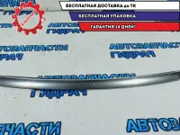 Молдинг капота Toyota Hilux, AN120, 8 поколение 757700K310. Дефект.