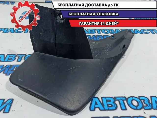 Брызговик задний правый Toyota Land Cruiser Prado 7662560210. Дефект.