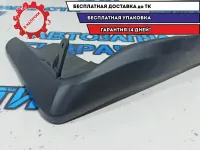Брызговик передний правый Toyota Camry V70 PU06003180F1 Потертость.