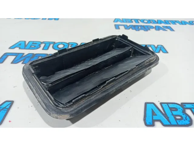 Решетка вентиляционная задняя левая Toyota Camry XV50 6294012170