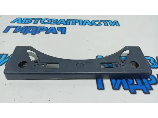 Накладка бампера под номерной знак Lexus GS300/350/430/460/450H 5211430180