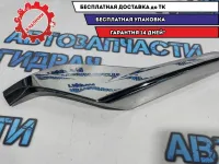 Молдинг бампера переднего правый Toyota Land Cruiser J200 52712-D8040.