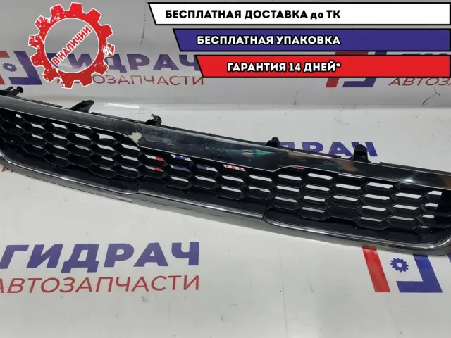 Решетка радиатора Kia Soul, AM, 1 поколение  863512K050. Дефект хрома.