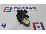 Моторчик стеклоподъемника Hyundai i30, 2 поколение  82460A5000.