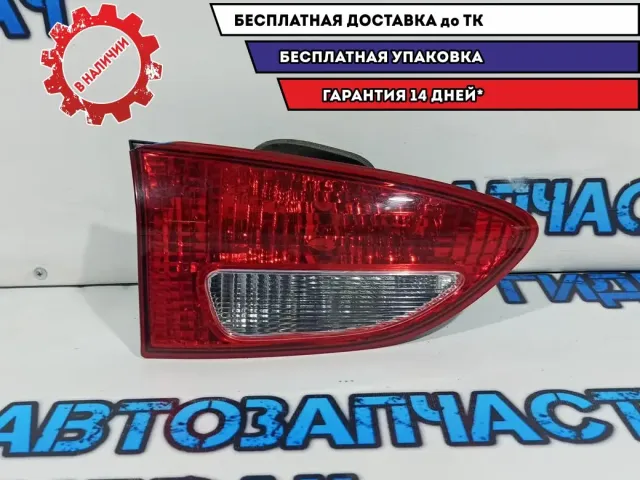 Фонарь задний внутренний правый Subaru Tribeca 84251-XA12A. Дефект.