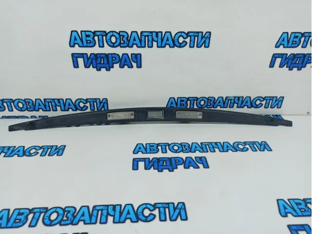 Накладка освещения номера Subaru Tribeca 84301-XA00A.