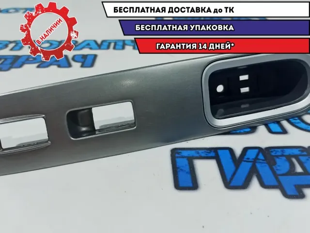 Накладка блока стеклоподъемниками Subaru Tribeca 94266-XA01A-MW.