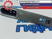 Накладка блока стеклоподъемниками Subaru Tribeca 94266-XA03A-MW.