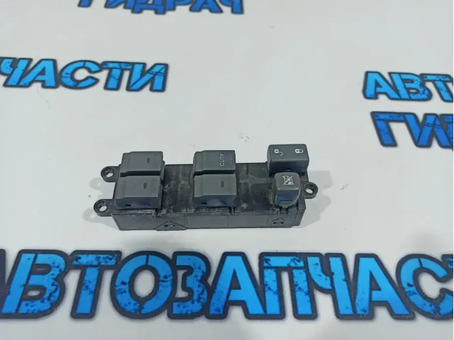 Блок управления стеклоподъемниками Subaru Tribeca 83071-XA00A.