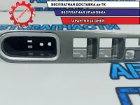 Накладка блока стеклоподъемниками Subaru Tribeca 94266-XA00A-MW. Дефект.