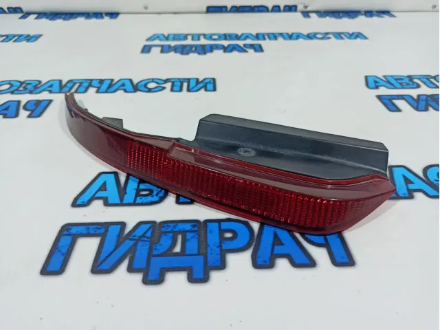Отражатель в бампер задний левый Subaru Tribeca 84281-XA01B.