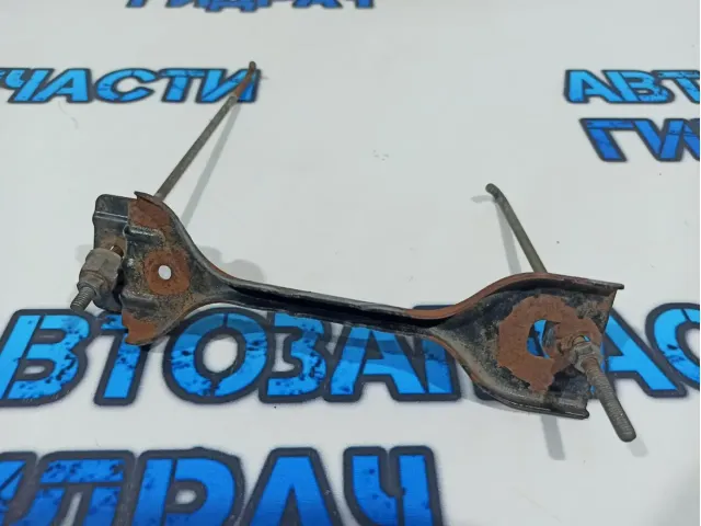 Крепление АКБ Subaru Tribeca.