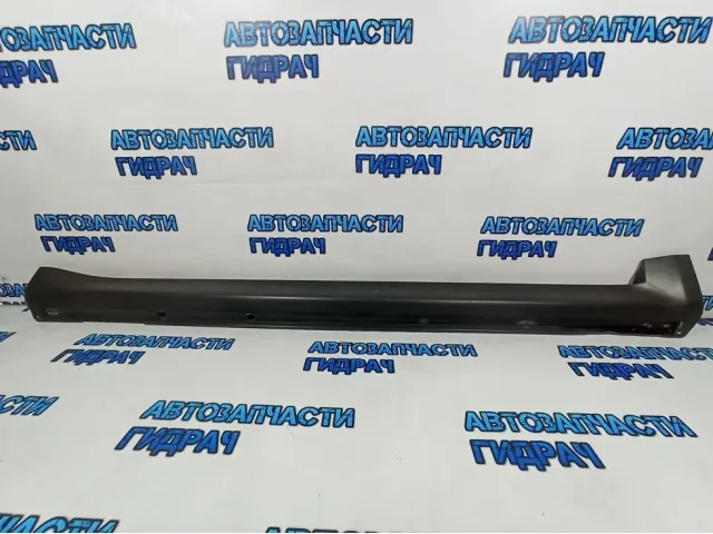 Накладка на порог правая Subaru Tribeca 91112-XA12A.