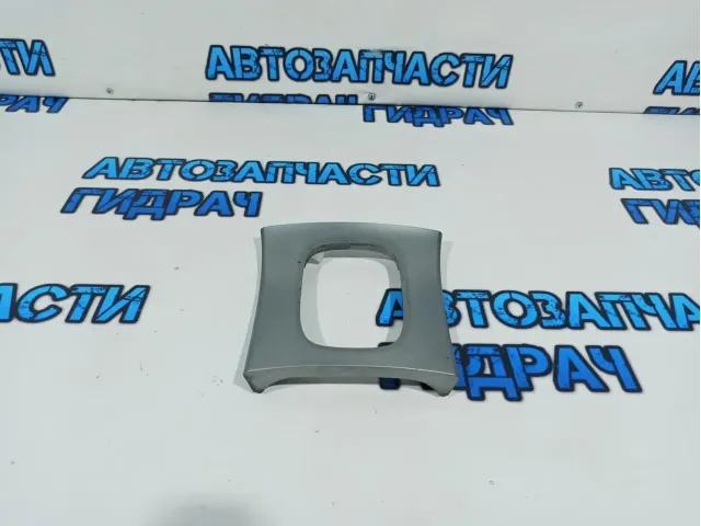 Накладка Subaru Tribeca 92121-XA00A.