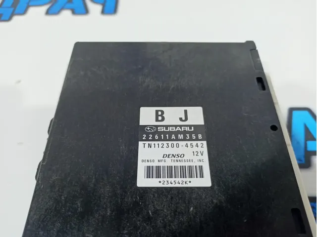 Блок управления двигателем Subaru Tribeca 22611-AM35B.