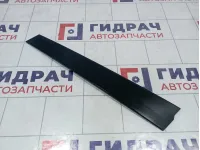 Накладка двери передней правой Subaru Forester (SK/S14) 63563SJ000