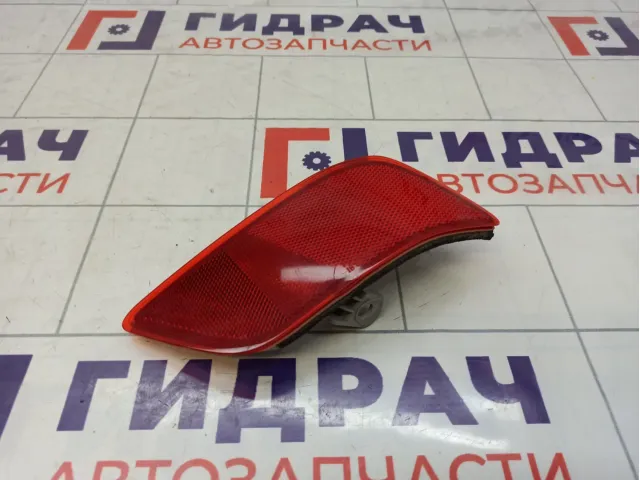 Отражатель в задний бампер правый Subaru Forester (SK/S14)