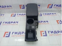 Консоль центральная с подлокотником Subaru Forester