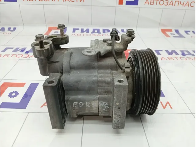 Компрессор системы кондиционирования Subaru Forester 73111SC020