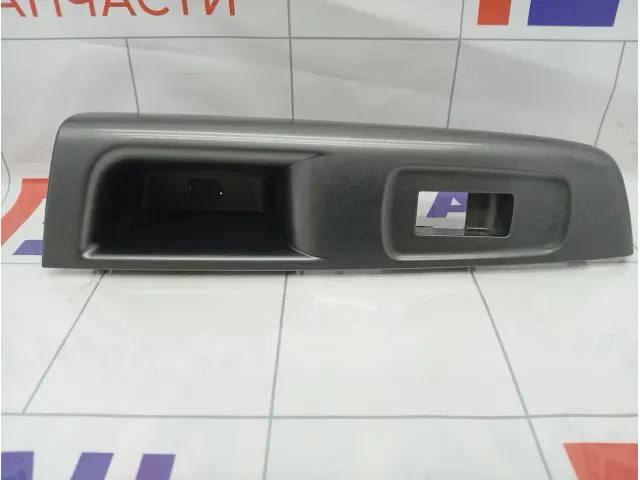 Накладка кнопки стеклоподъемника Subaru Forester 94266FG500
