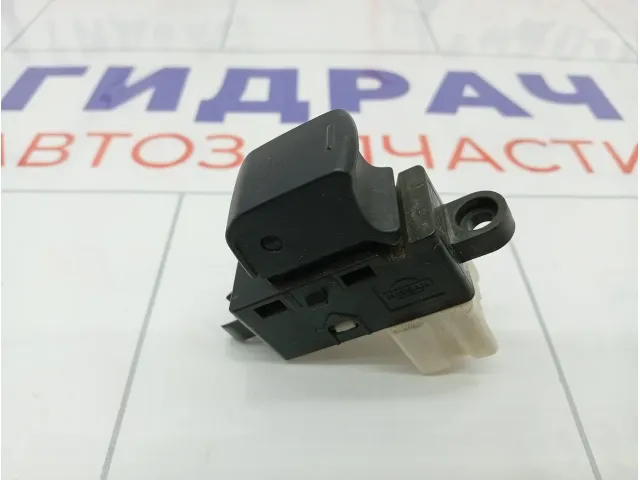 Кнопка стеклоподъемника Subaru Forester 83071FG110