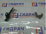 Замок спинки сиденья правый Subaru Forester 64375SC040