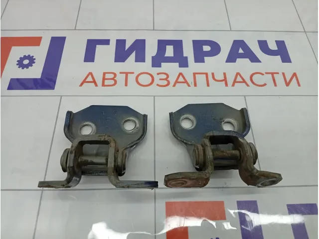 Петли двери передней левой Subaru Forester