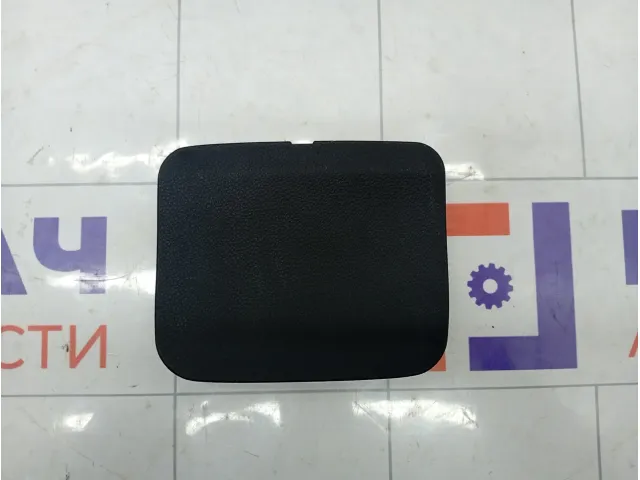 Заглушка обшивки двери багажника правая Subaru Forester 94380FL020VH