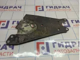 Кронштейн передней балки правый Subaru Forester (SK/S14)