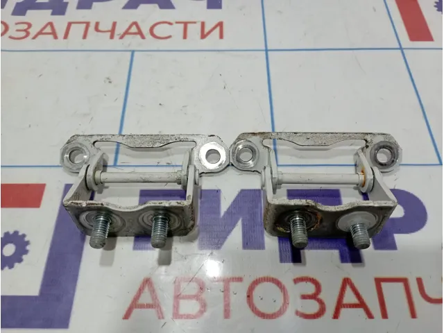 Петли двери багажника Subaru Forester (SK/S14)