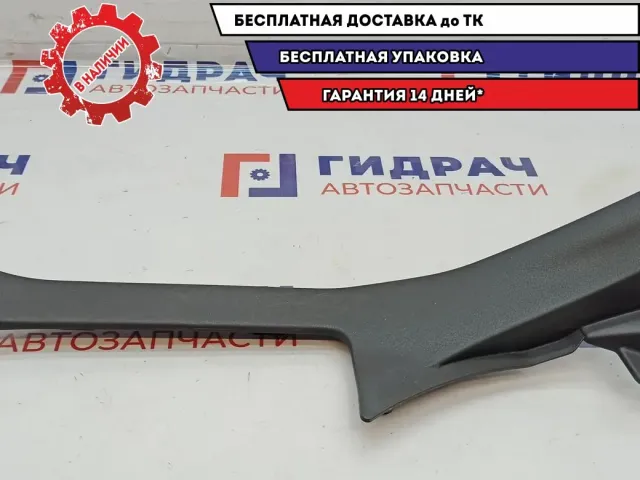 Накладка порога внутренняя задняя правая Subaru Impreza (G12) G12 94061-FG000-JC. Царапины, сломано крепление.