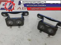 Петля двери багажника Subaru Impreza (G12) G12 61820-FC100. Пара.