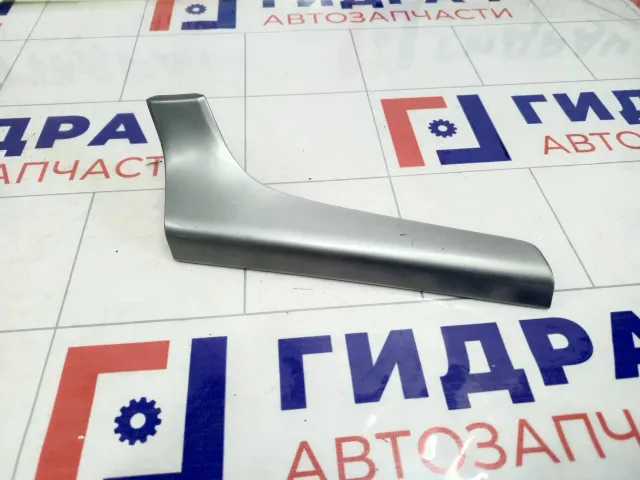 Накладка консоли центральной правая Subaru Legacy 66077AG370