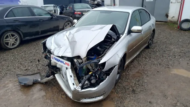 Автомобиль Subaru Legacy  в разборе